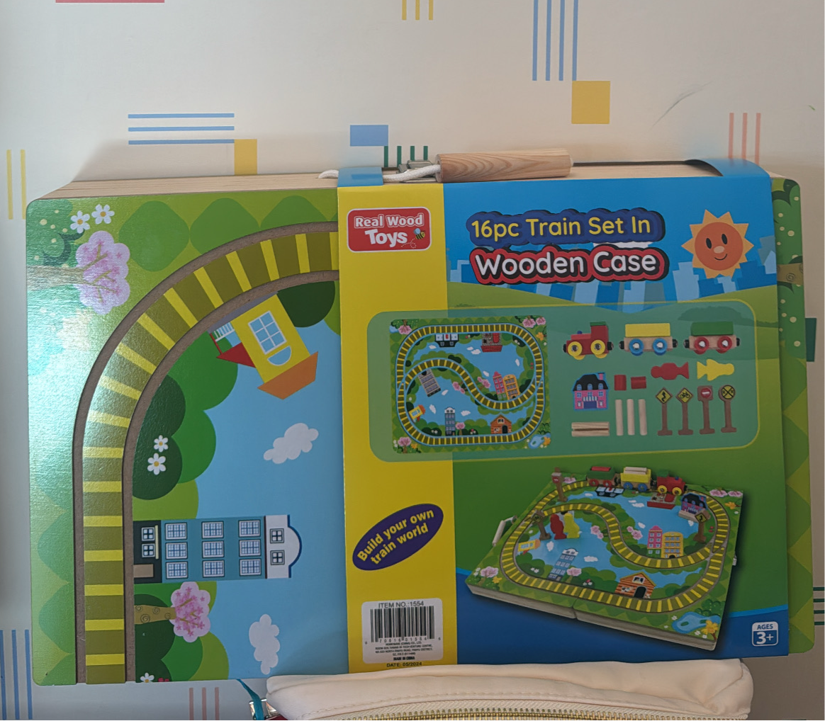 Real Wood Toys : Train Set Case and Map